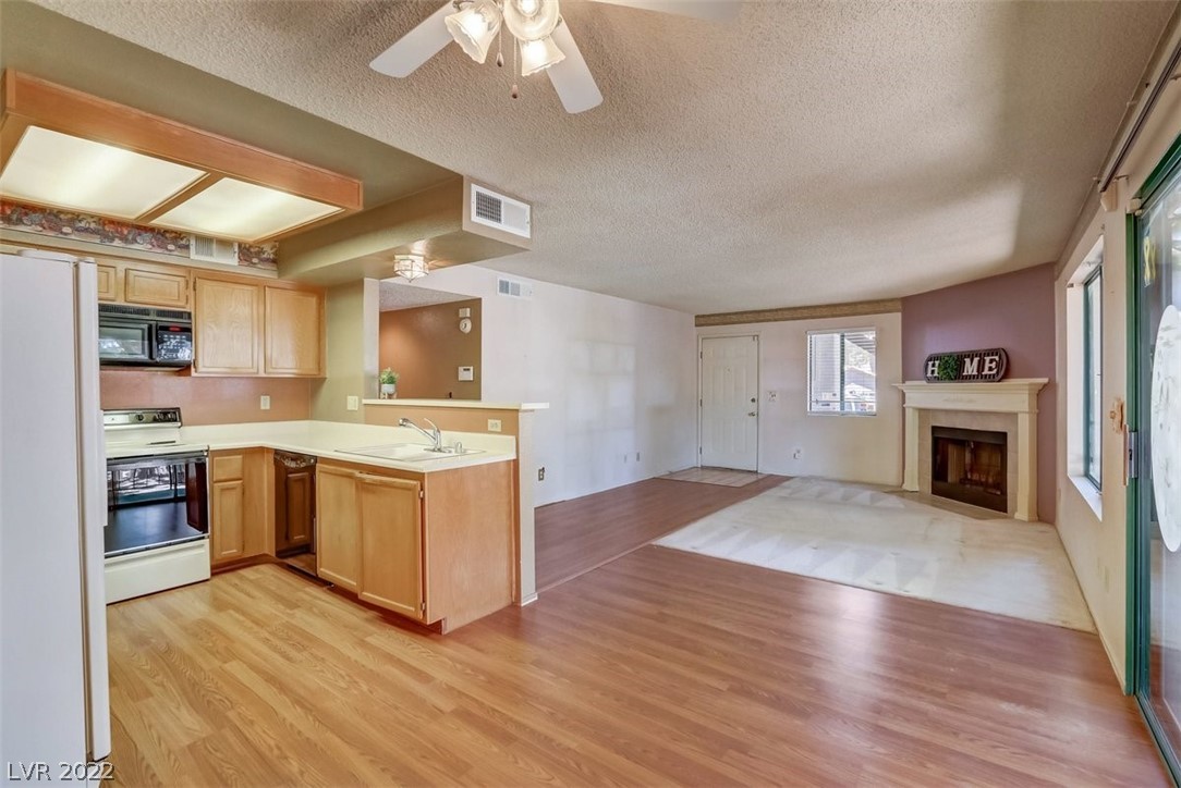 1575 West Warm Springs Road, Unit 1312 Henderson, NV 89014 - Photo 3 of 26 Gallery Image 3