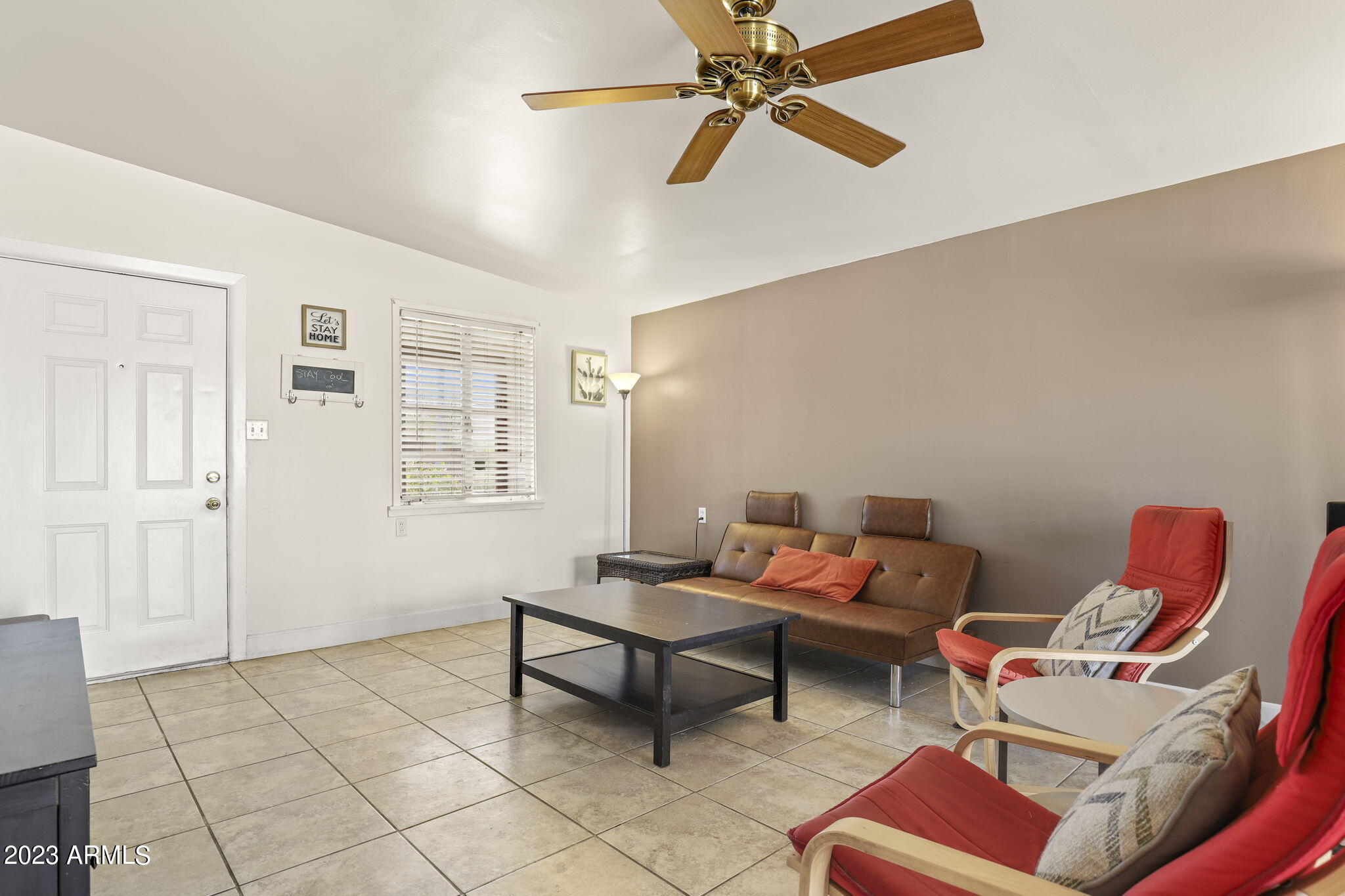 1536 East Mountain View Road Phoenix, AZ 85020 - Photo 11 of 45 Living room view