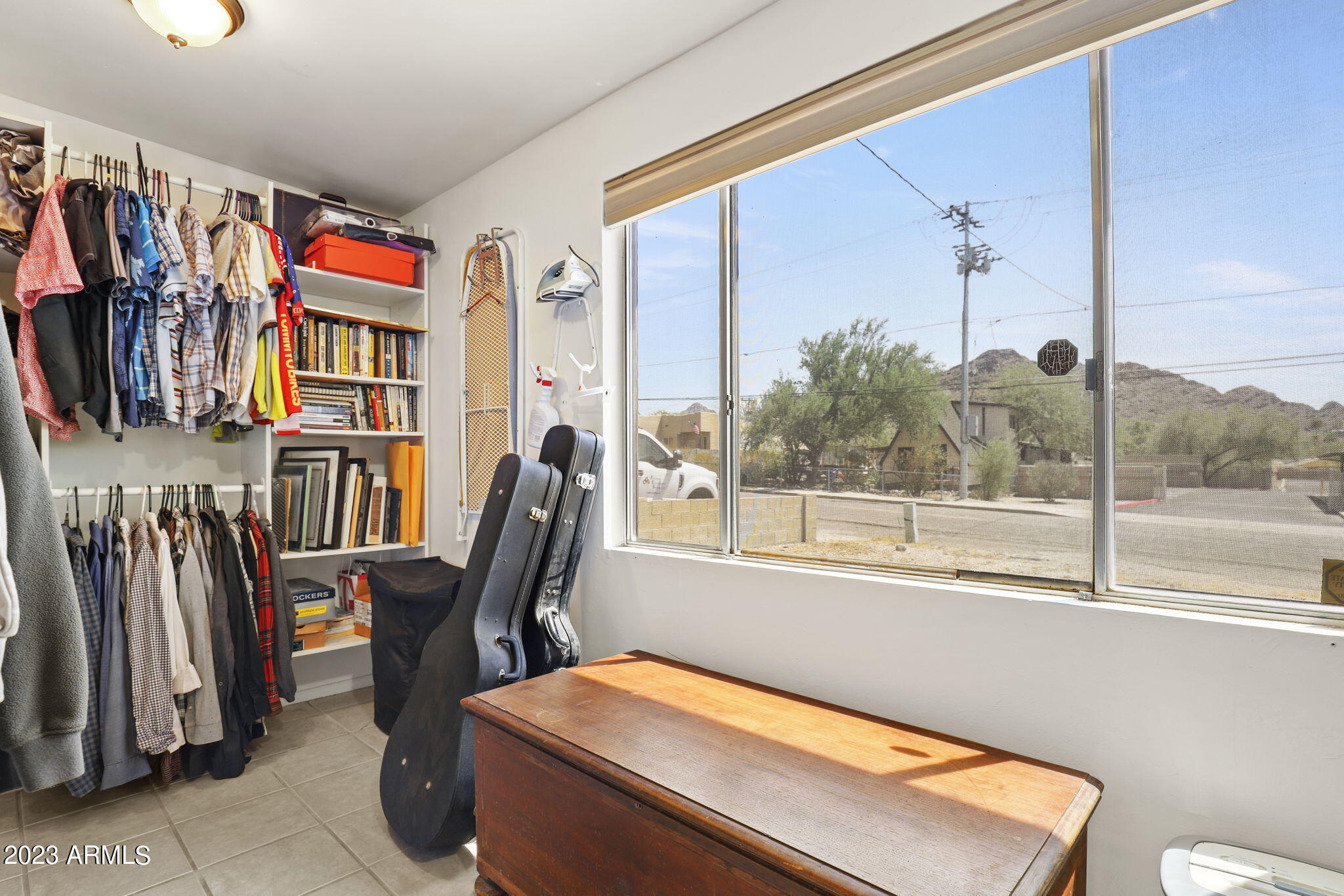 1536 East Mountain View Road Phoenix, AZ 85020 - Photo 24 of 45 Closet can function as small office