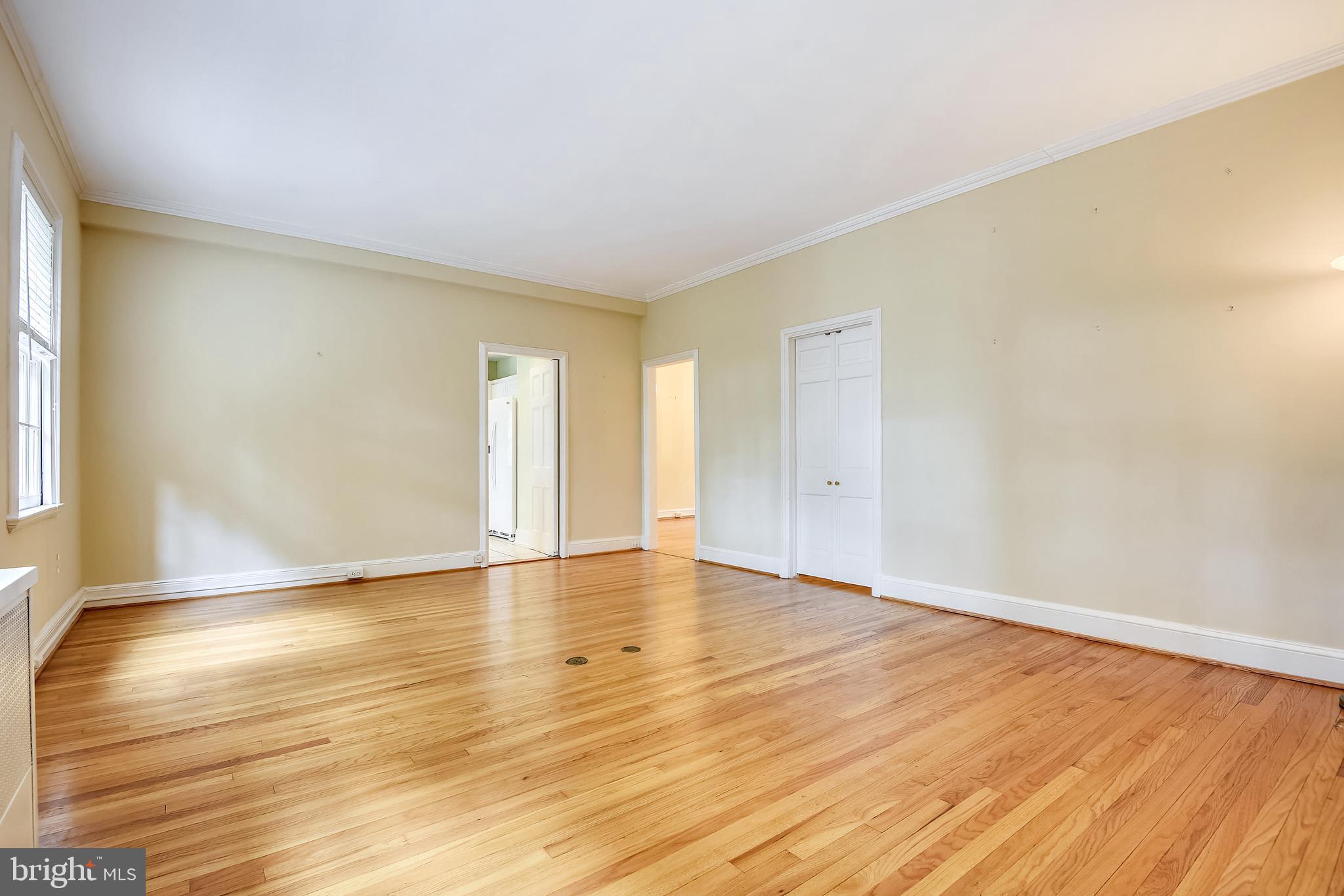 6 Upland Road, Unit K2 L2 Baltimore, MD 21210 - Photo 26 of 55 Living Rm/Dining Rm