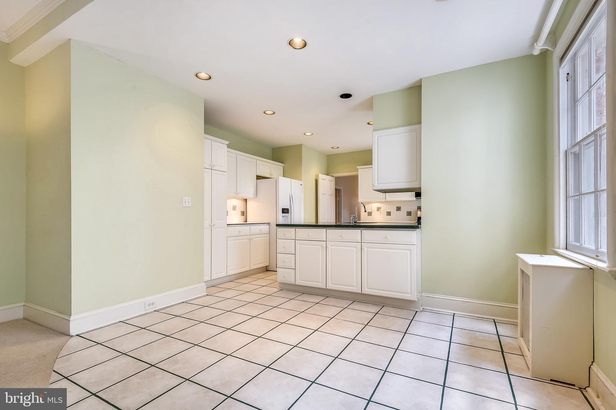 6 Upland Road, Unit K2 L2 Baltimore, MD 21210 - Photo 29 of 55 Kitchen with tiled Breakfast area