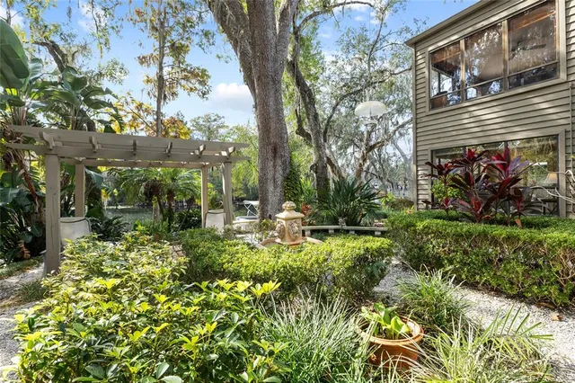 $949,900 | 1221 Riverhills Drive, Temple Terrace, FL 33617