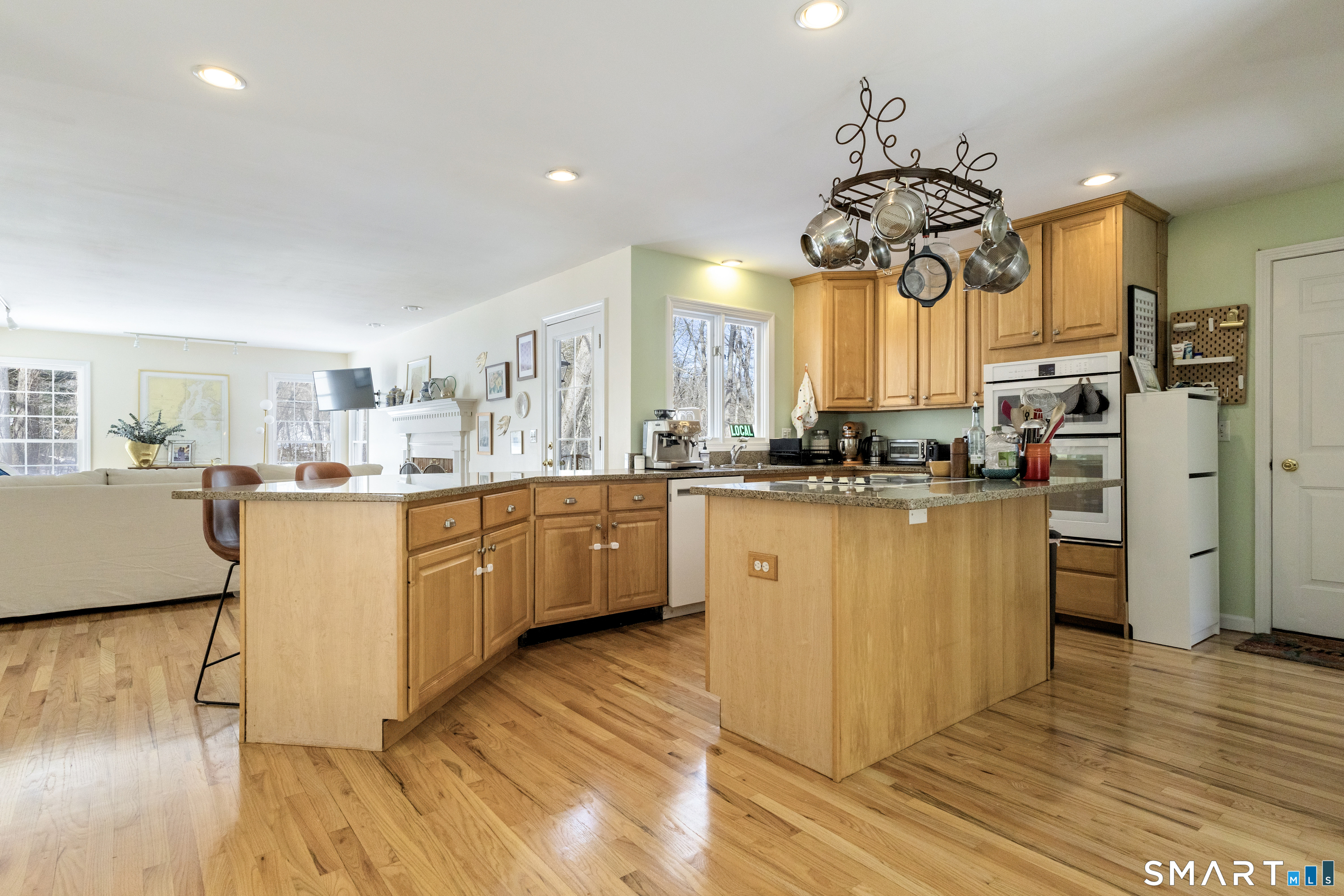 696 Green Hill Road Madison, CT 06443 - Photo 5 of 30