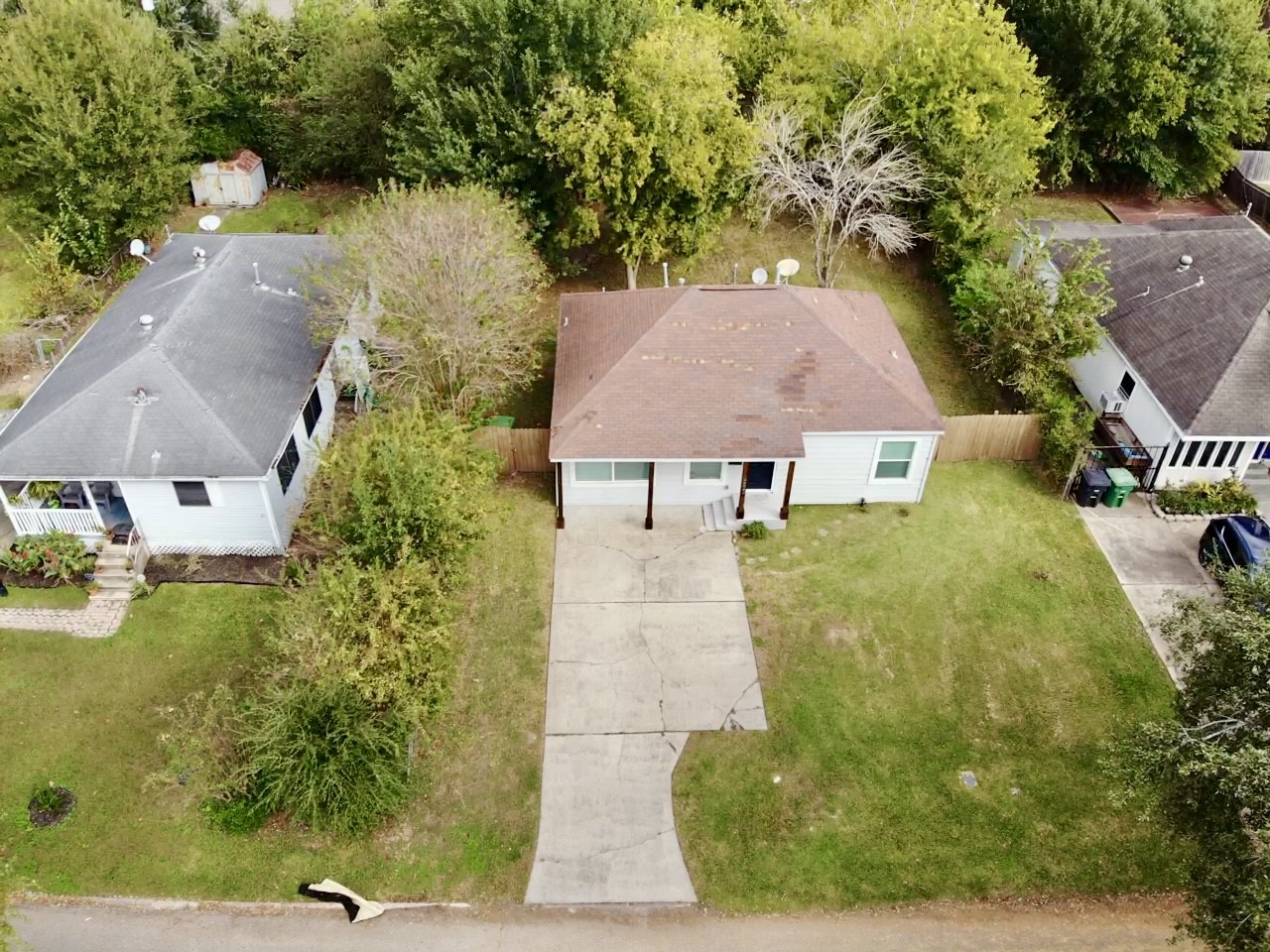 4523 Keystone Street Houston, TX 77021 - Photo 18 of 23 an aerial view of a house with garden space and trees