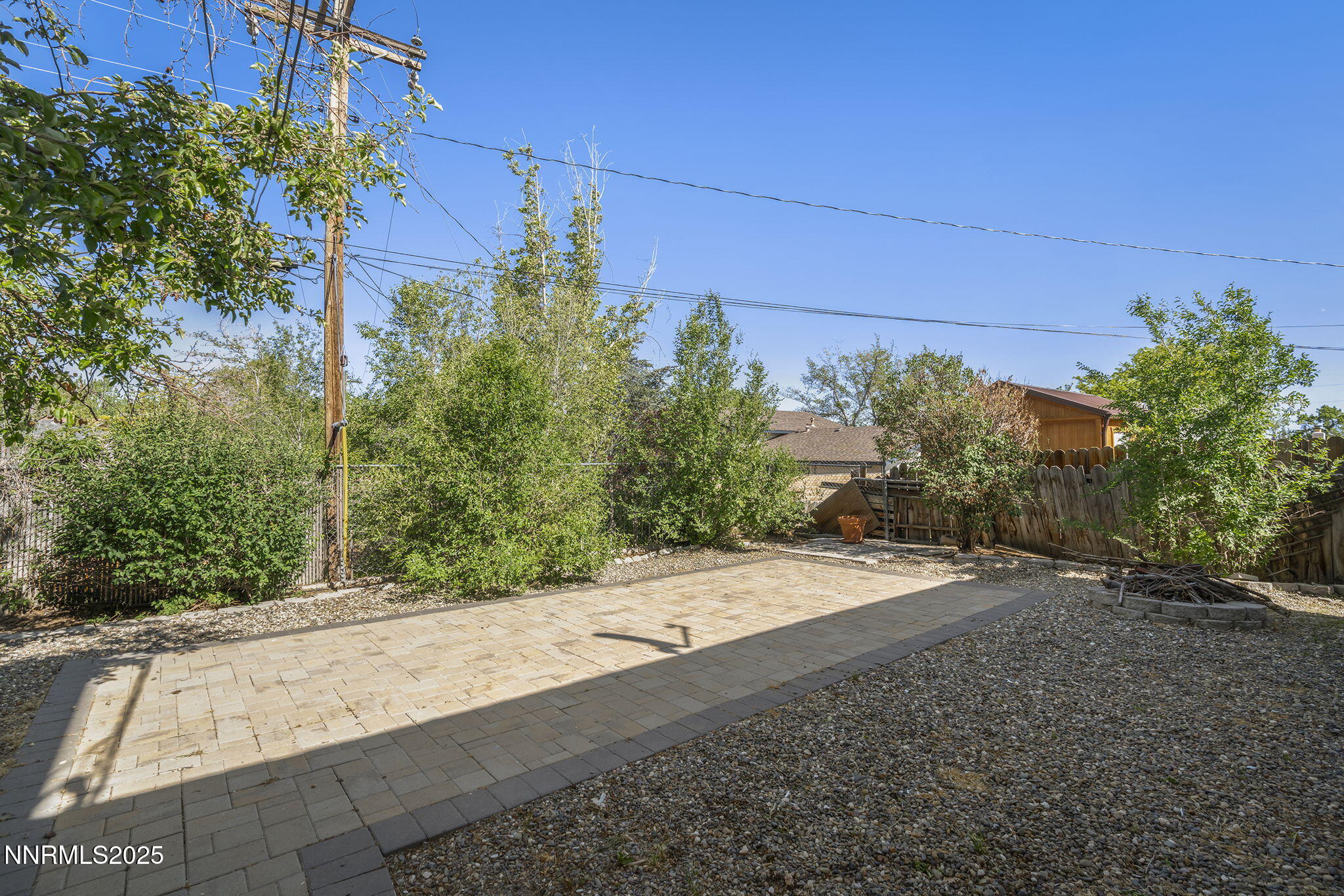 1420 Exeter Way Reno, NV 89503 - Photo 31 of 34 a backyard of a house