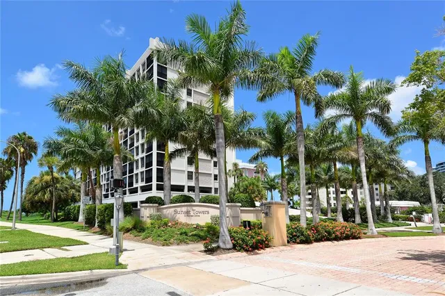 $895,000 | 11 Sunset Drive, Unit 505, Sarasota, FL 34236