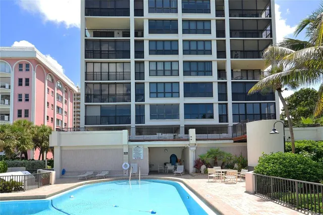 $895,000 | 11 Sunset Drive, Unit 505, Sarasota, FL 34236