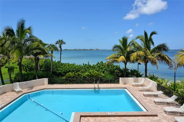 $895,000 | 11 Sunset Drive, Unit 505, Sarasota, FL 34236