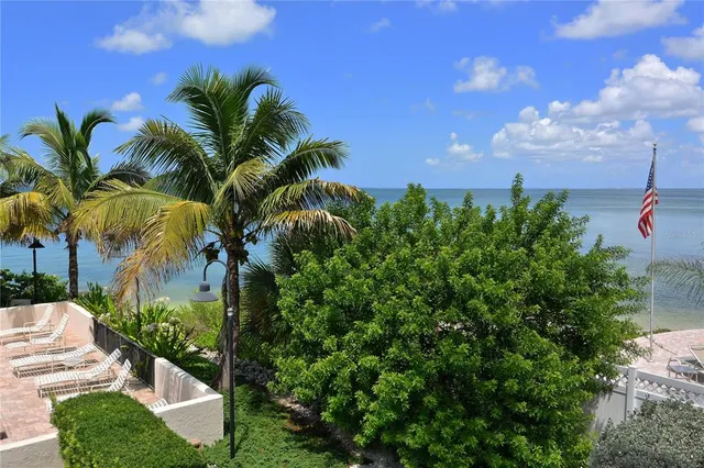 $895,000 | 11 Sunset Drive, Unit 505, Sarasota, FL 34236