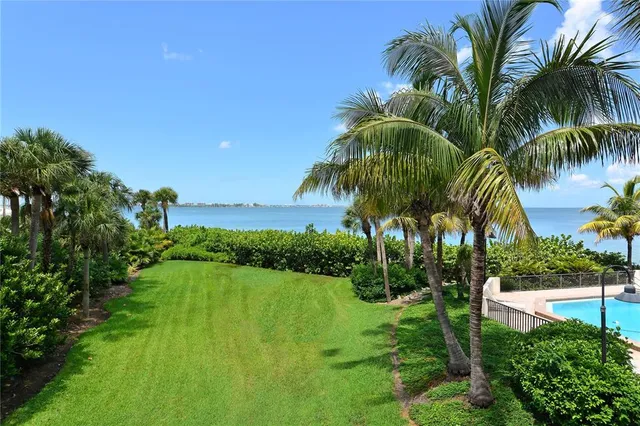 $895,000 | 11 Sunset Drive, Unit 505, Sarasota, FL 34236
