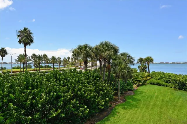 $895,000 | 11 Sunset Drive, Unit 505, Sarasota, FL 34236