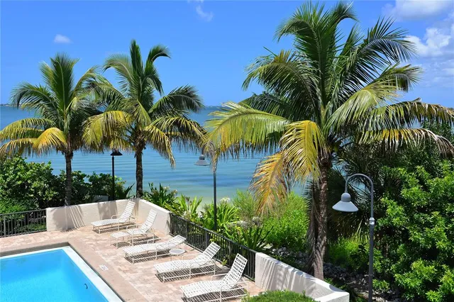 $895,000 | 11 Sunset Drive, Unit 505, Sarasota, FL 34236