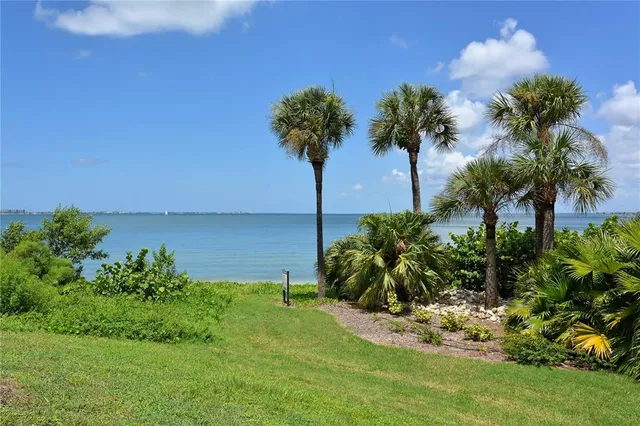 $895,000 | 11 Sunset Drive, Unit 505, Sarasota, FL 34236