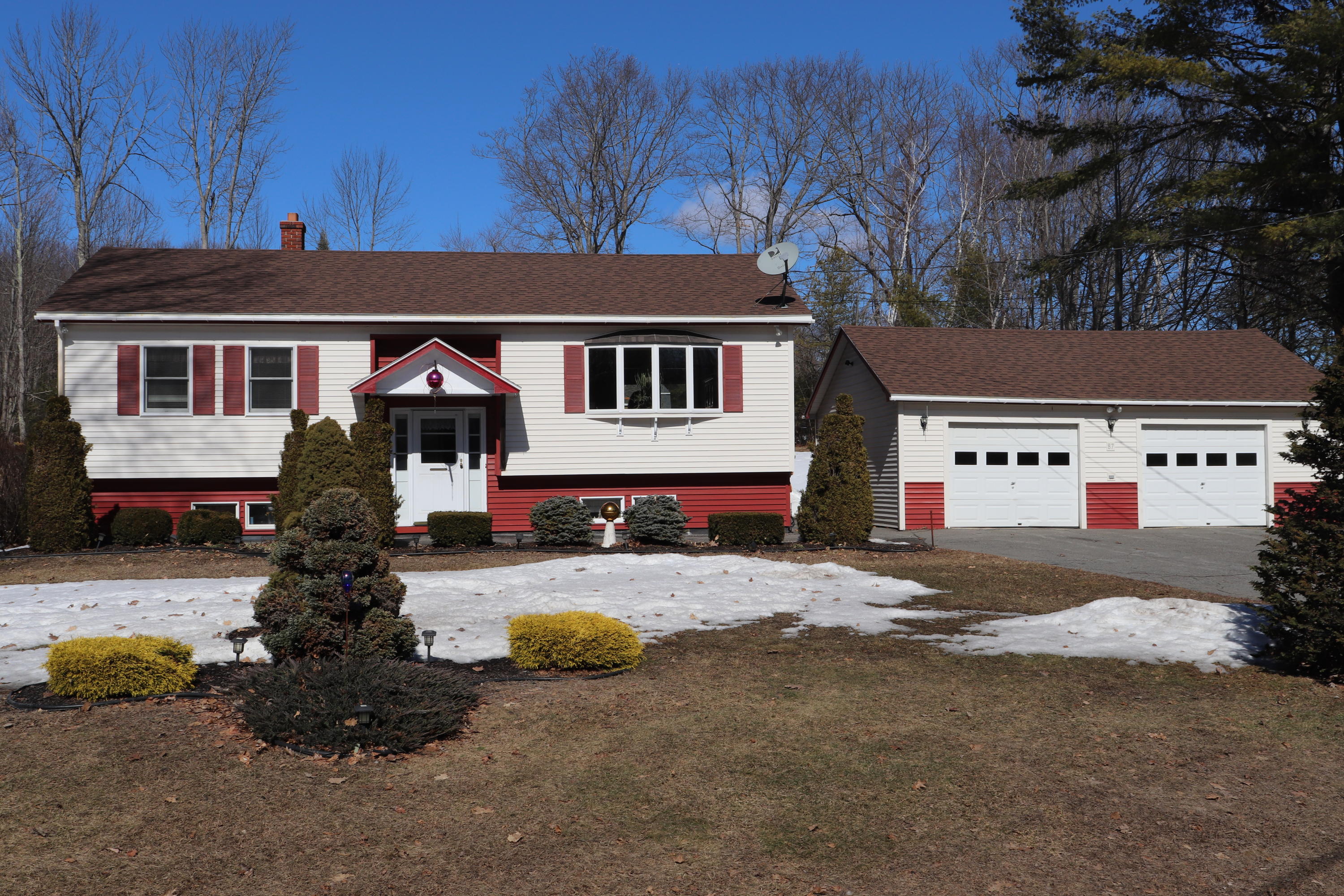 87 Waterville Road South China, ME 04358 - Photo 4 of 36 4