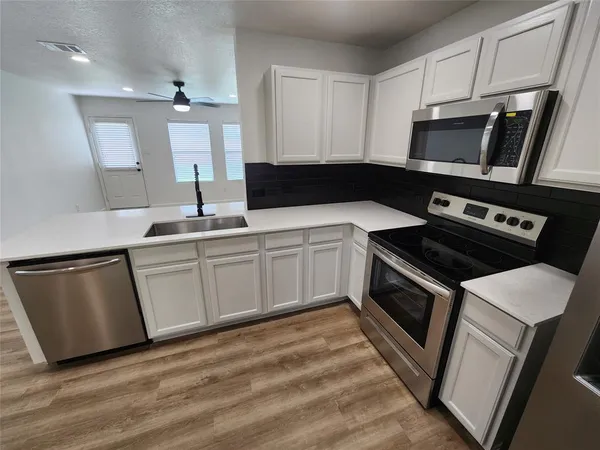 $2,000 | 12808 Kingsgate Drive, Rhome, TX 76078