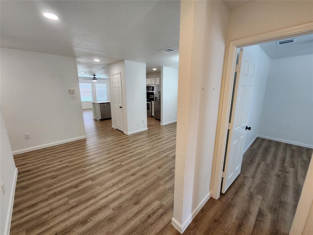 12808 Kingsgate Drive Rhome, TX 76078 - Photo 3 of 40