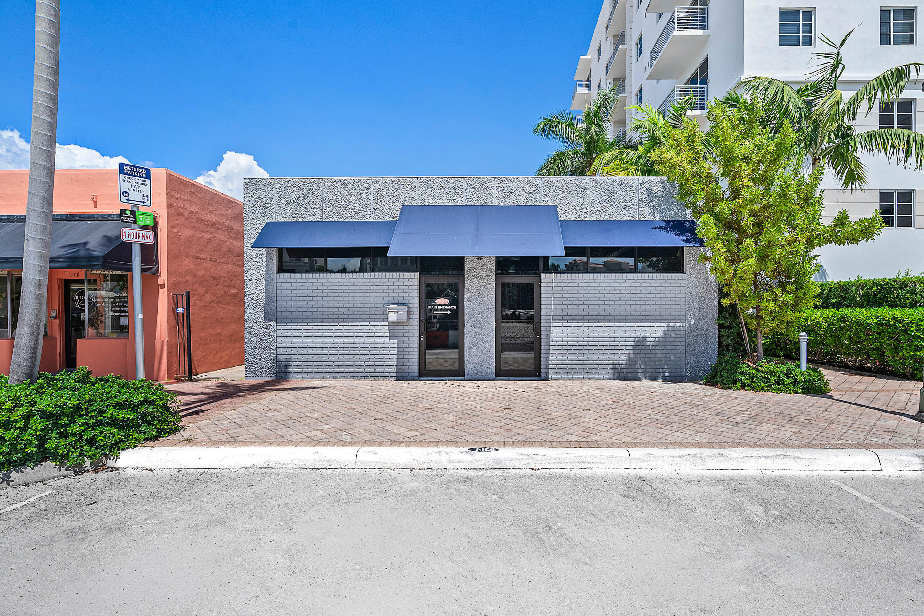 127 East Boca Raton Road Boca Raton, FL 33432 - Photo 2 of 39 001-127BocaRatonBoulevard-BocaRaton-FL-3