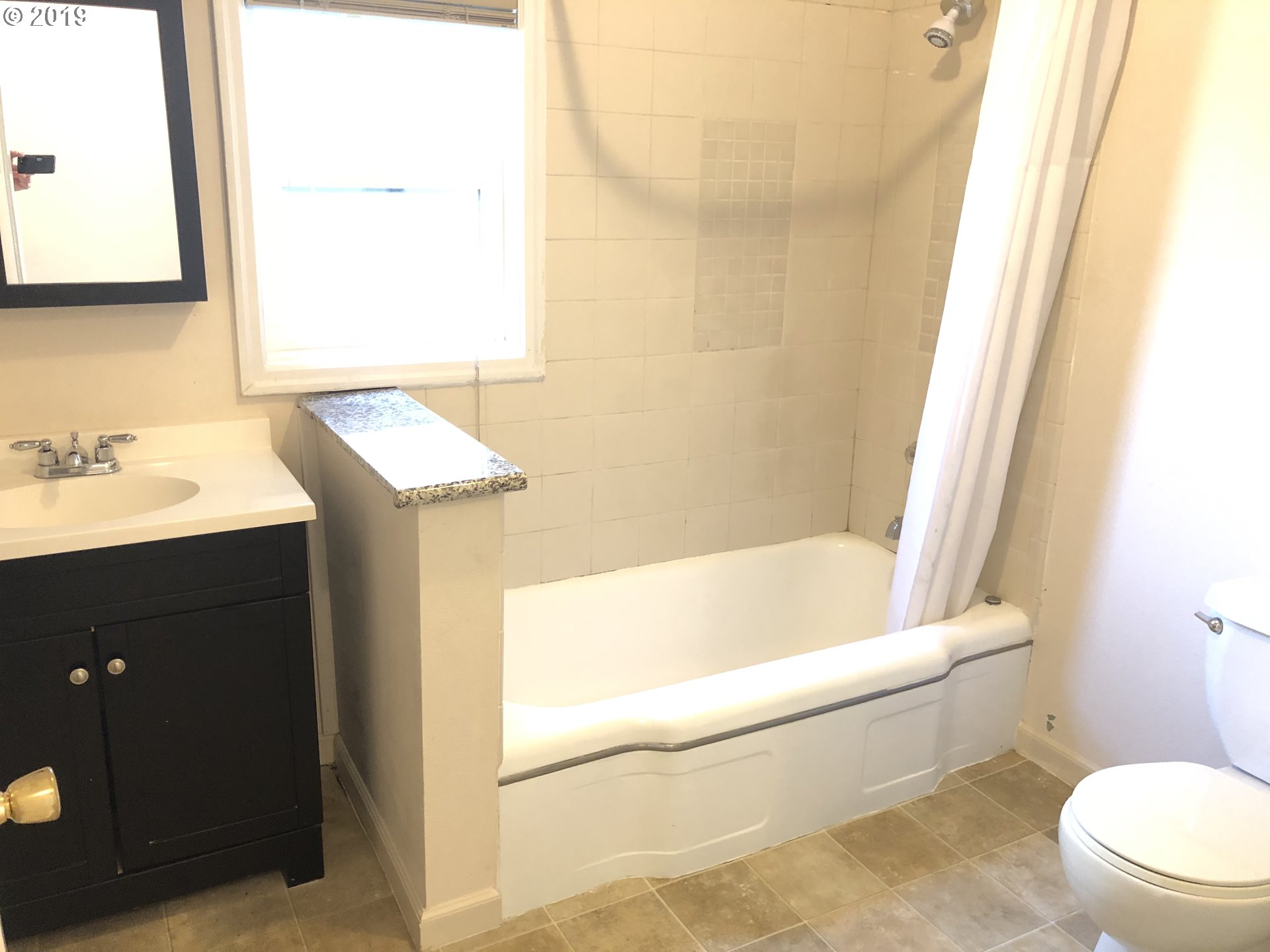 342 Southeast Sheridan Road Sheridan, OR 97378 - Photo 13 of 16 Bathroom