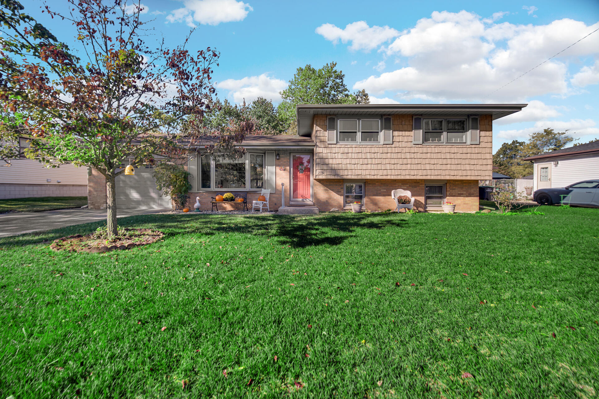 a front view of house with yard