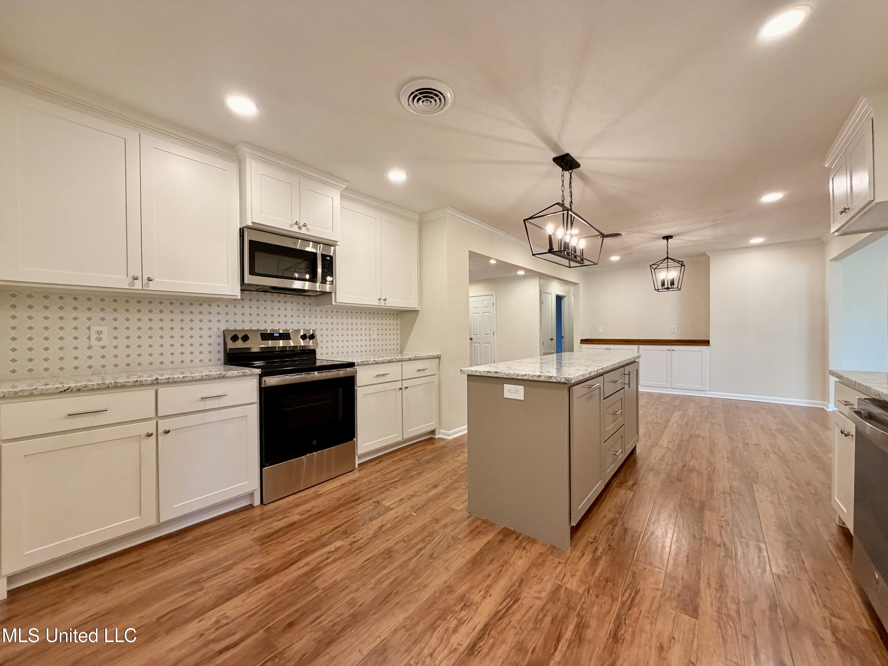 1406 Post Road Clinton, MS 39056 - Photo 13 of 42 IMG_0136