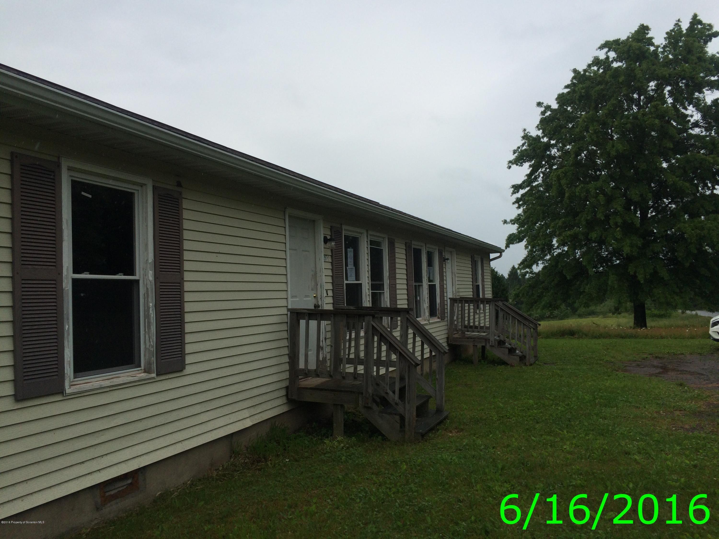 297 J&j Road Moscow, PA 18444 - Photo 4 of 25