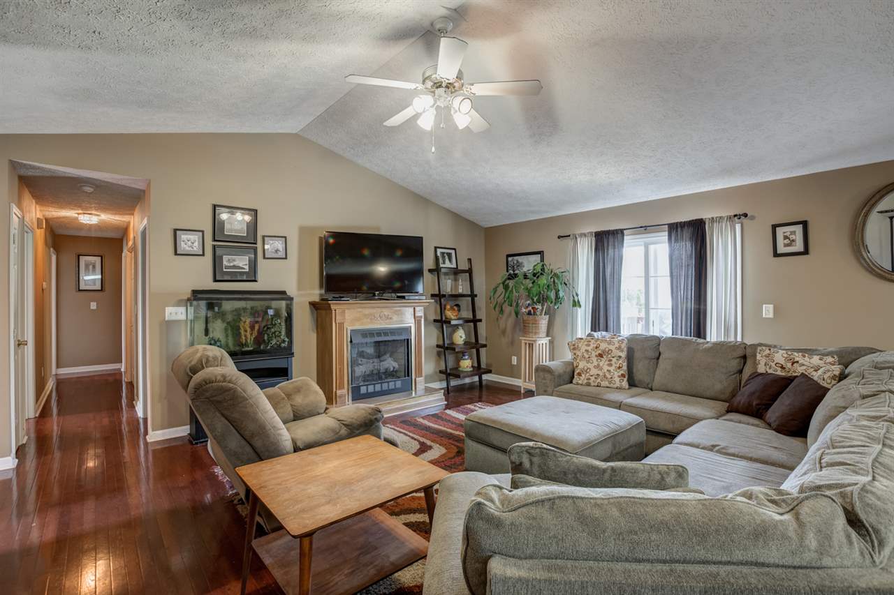 4111 Country Ridge Drive Newburgh, IN 47630 - Photo 13 of 31