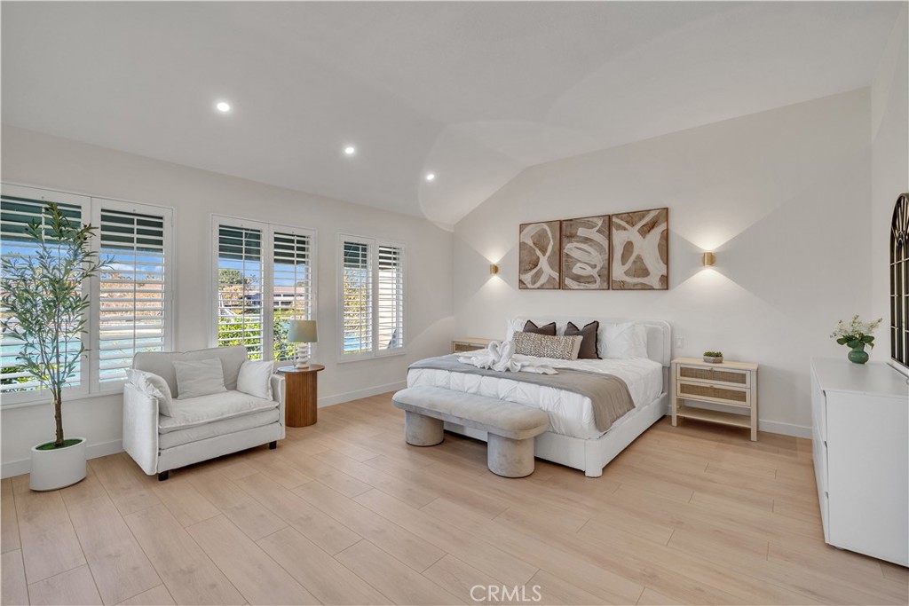 21 Lakefront Irvine, CA 92604 - Photo 13 of 39
