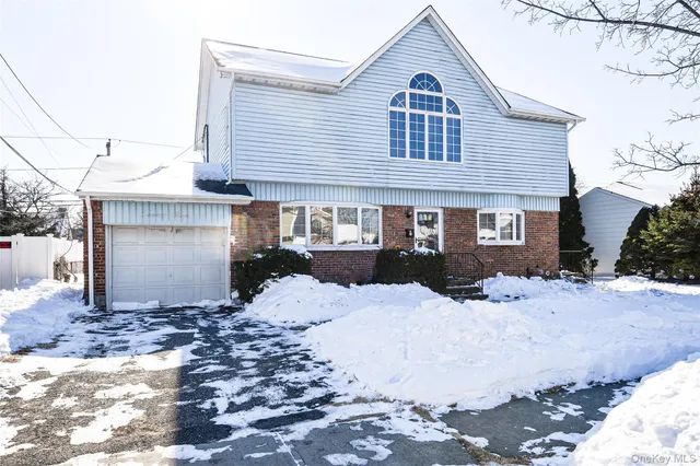 $899,000 | 25 Westbury Avenue, Plainview, NY 11803