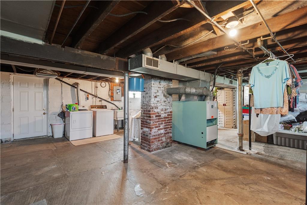 14 Pumpkin Center Road Finleyville, PA 15332 - Photo 22 of 34 a view of a garage