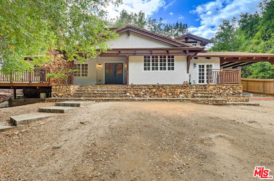 24970 Bob Batchelor Road Calabasas, CA 91302 - Photo 2 of 32