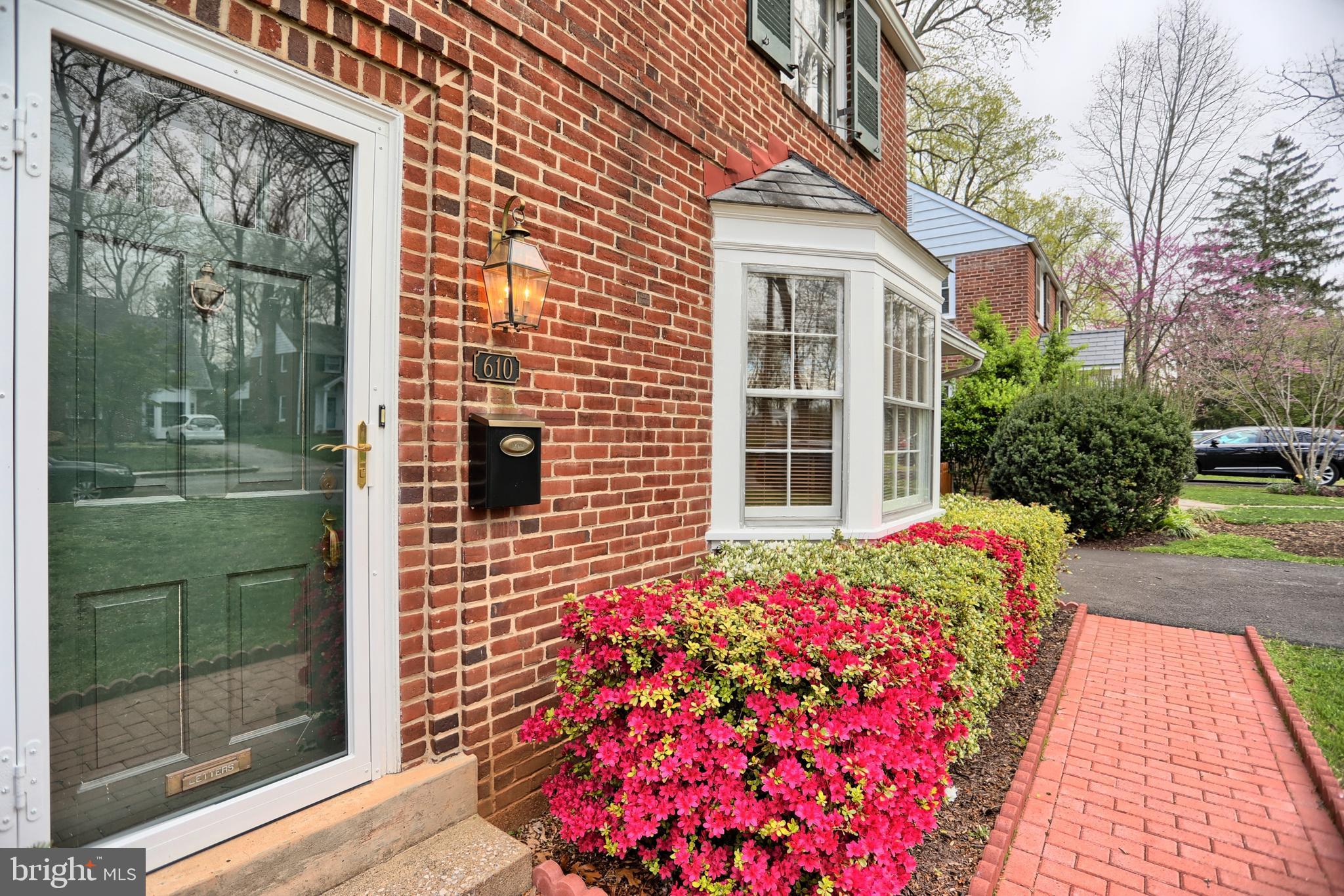 610 Carysbrook Road Baltimore, MD 21208 - Photo 3 of 52