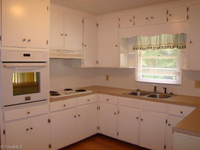 3233 Brower Mill Road Seagrove, NC 27341 - Photo 6 of 16 Kitchen.
