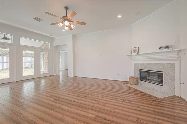 $3,100 | 41 West Sienna Place, The Woodlands, TX 77382