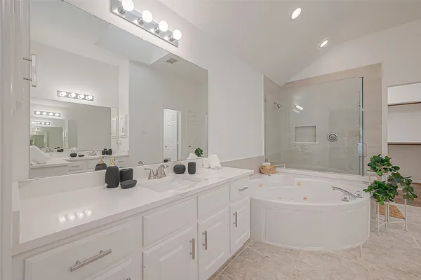 $3,100 | 41 West Sienna Place, The Woodlands, TX 77382