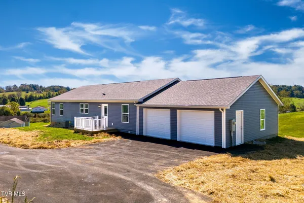 $369,000 | 18008 Destiny Lane, Abingdon, VA 24210