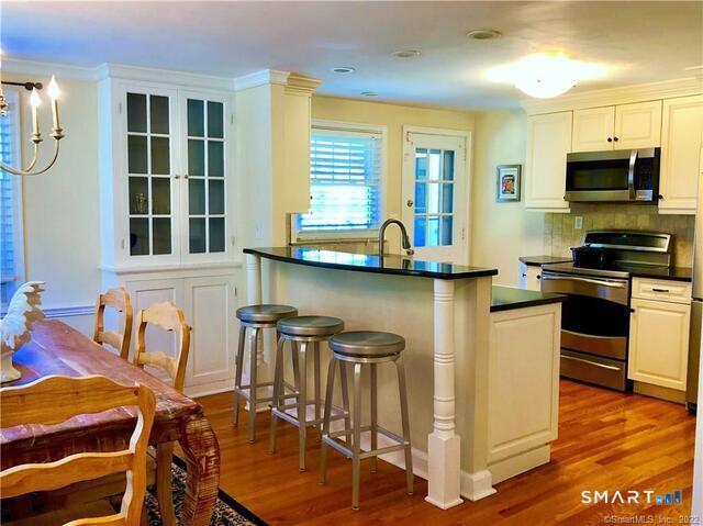 4 Paxton Road West Hartford, CT 06107 - Photo 3 of 23