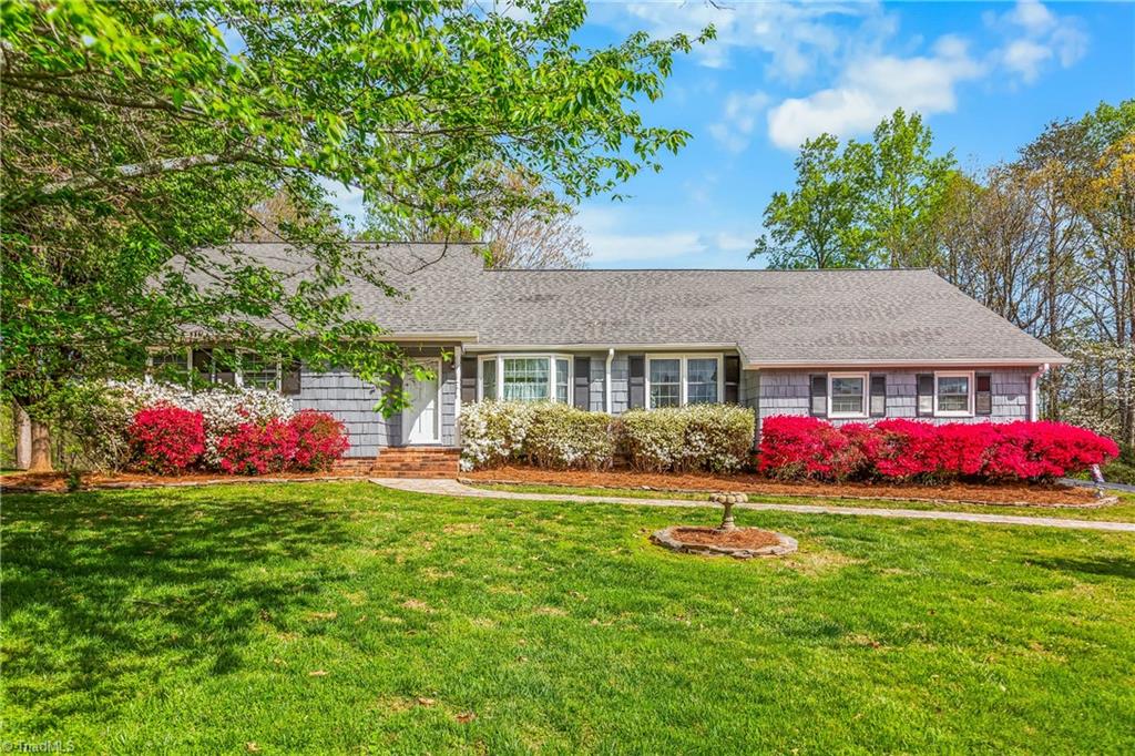 131 Ridge Street Jonesville, NC 28642 - Photo 1 of 49