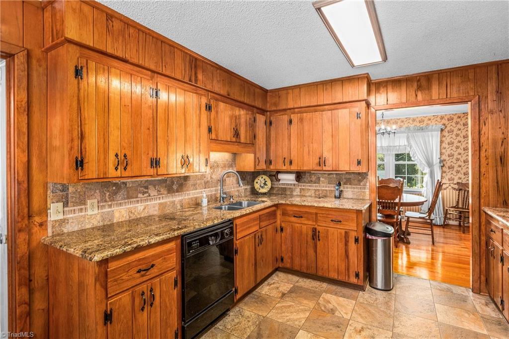 131 Ridge Street Jonesville, NC 28642 - Photo 11 of 49