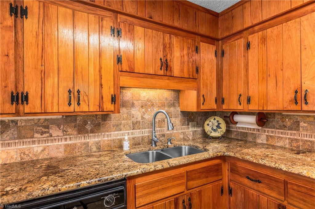 131 Ridge Street Jonesville, NC 28642 - Photo 13 of 49