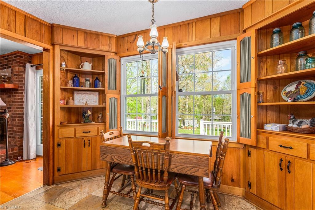 131 Ridge Street Jonesville, NC 28642 - Photo 14 of 49