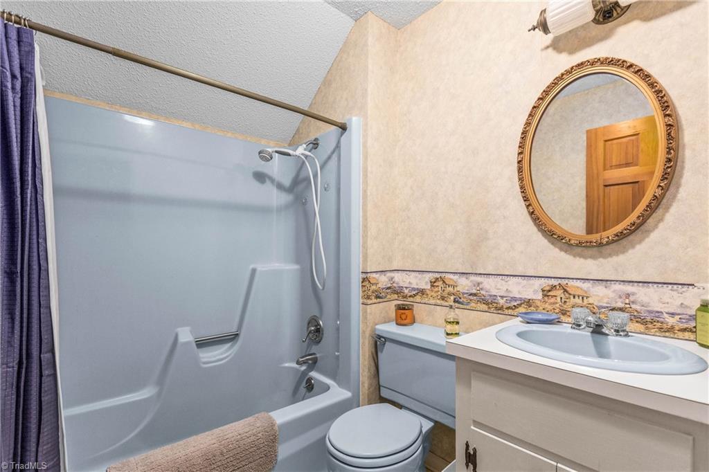 131 Ridge Street Jonesville, NC 28642 - Photo 26 of 49