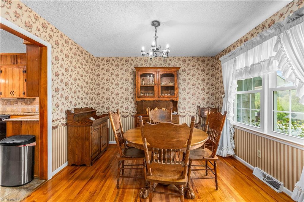 131 Ridge Street Jonesville, NC 28642 - Photo 7 of 49