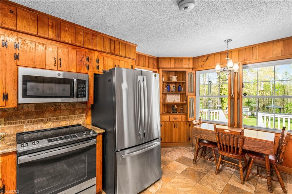 131 Ridge Street Jonesville, NC 28642 - Photo 10 of 49