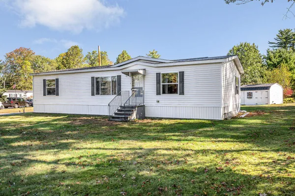 $330,000 | 18 Winter Street, Salem, NH 03079