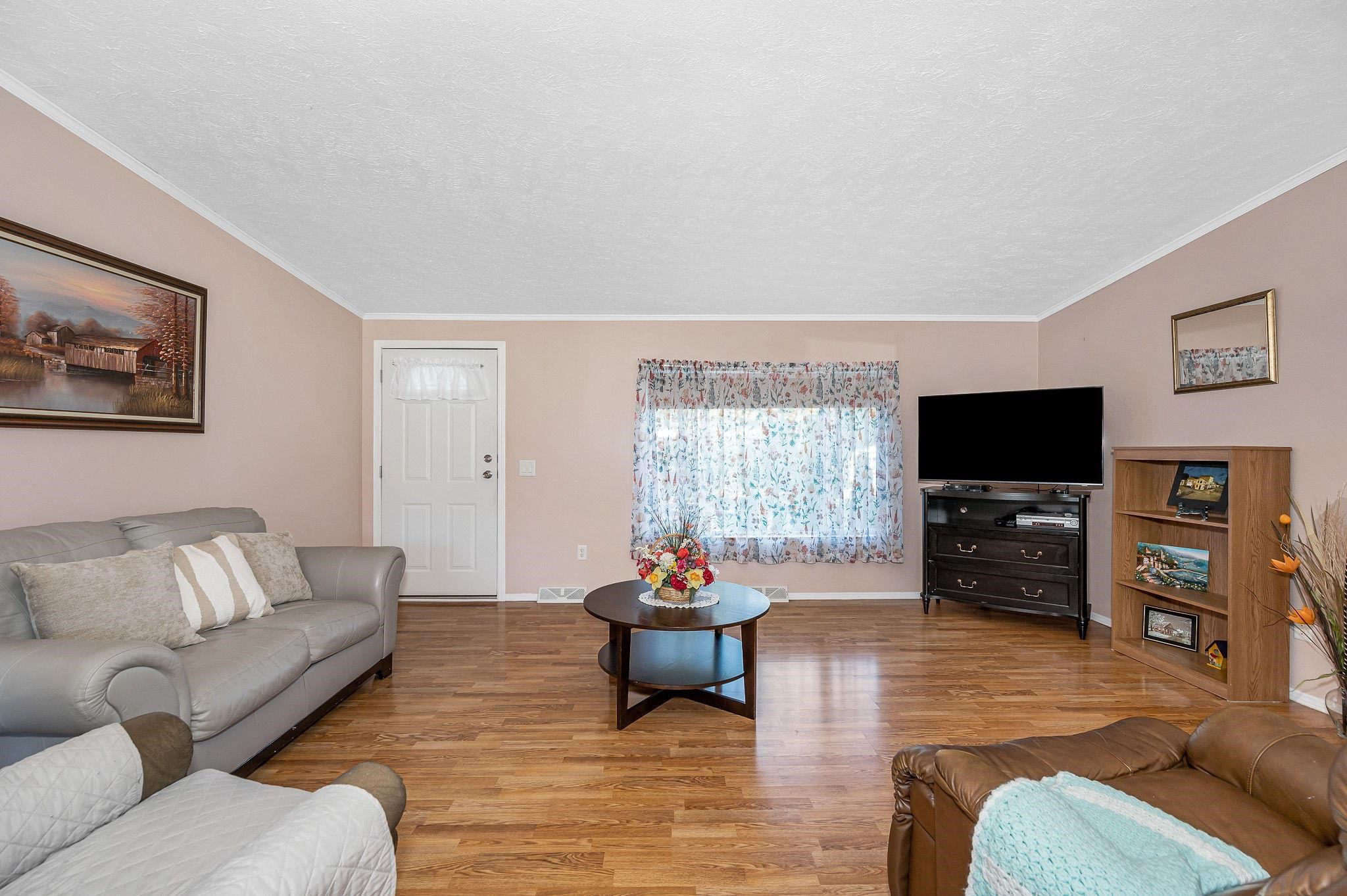 18 Winter Street Salem, NH 03079 - Photo 11 of 35