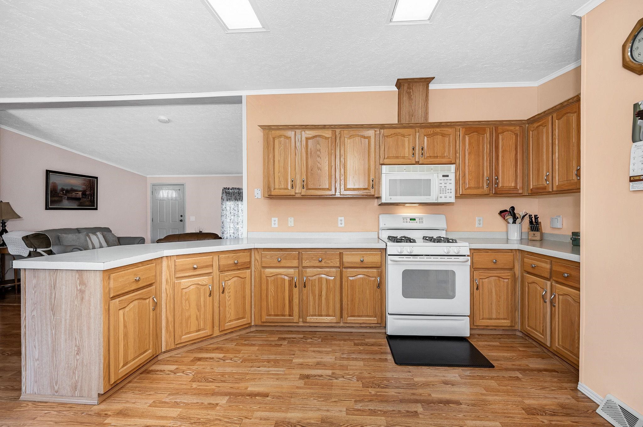 18 Winter Street Salem, NH 03079 - Photo 7 of 35