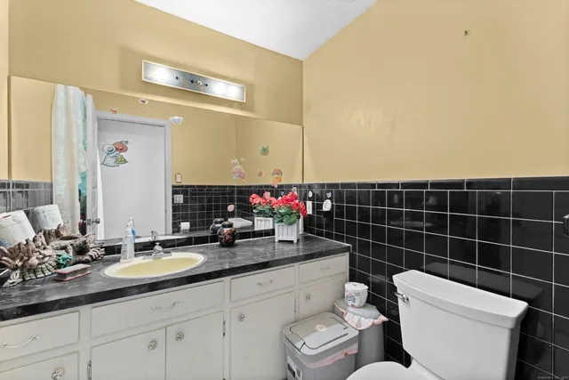 a view of livingroom with hardwood