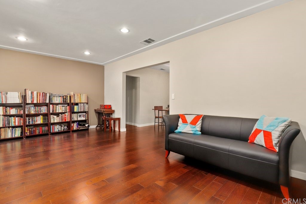 409 Sonora Avenue Glendale, CA 91201 - Photo 6 of 25