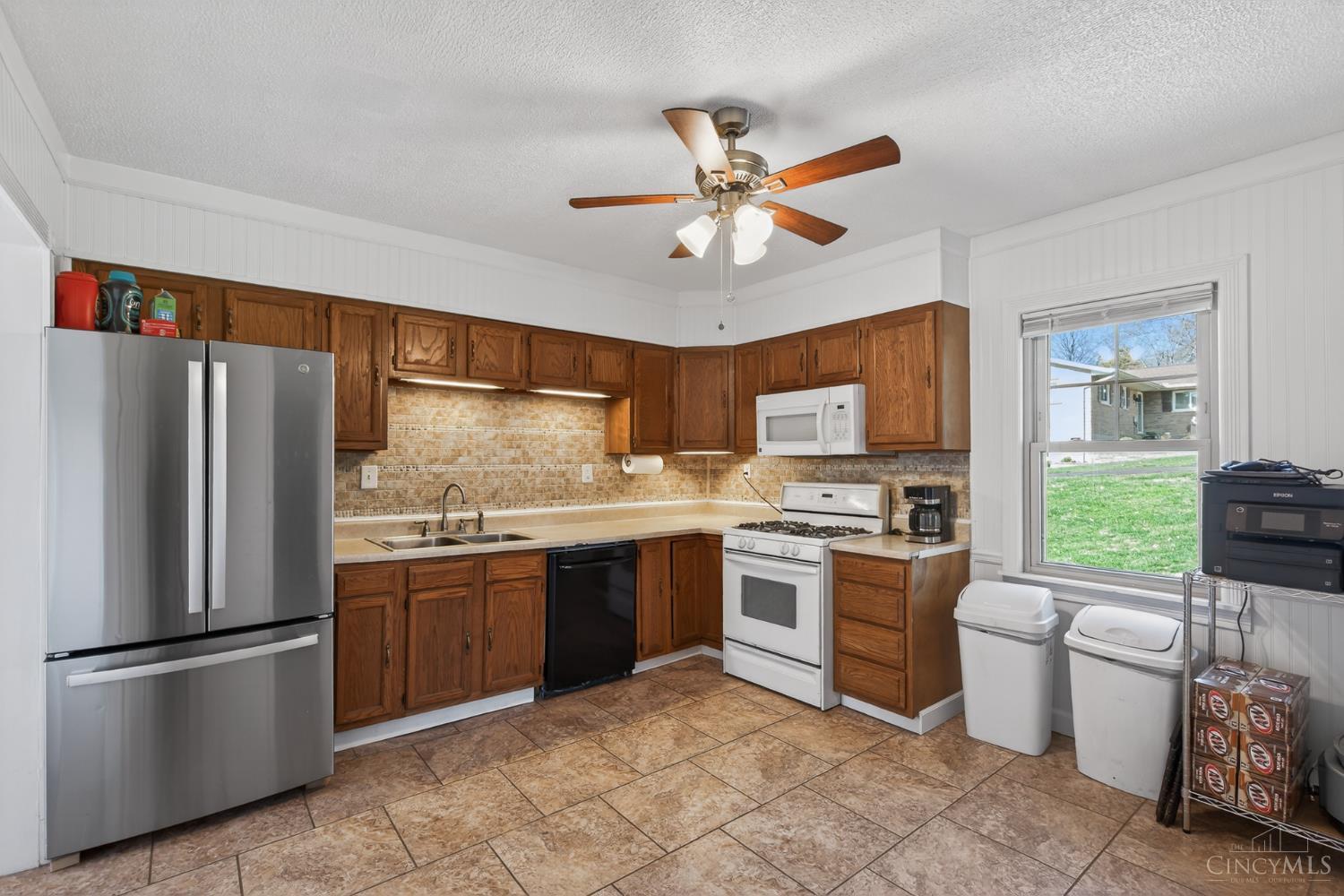 6823 Thompson Road Cincinnati, OH 45247 - Photo 14 of 53