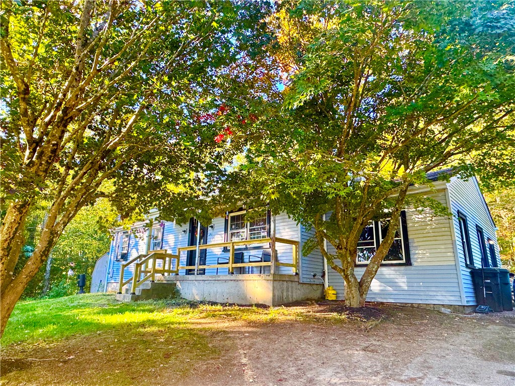 198 Colvintown Road Coventry, RI 02816 - Photo 2 of 29